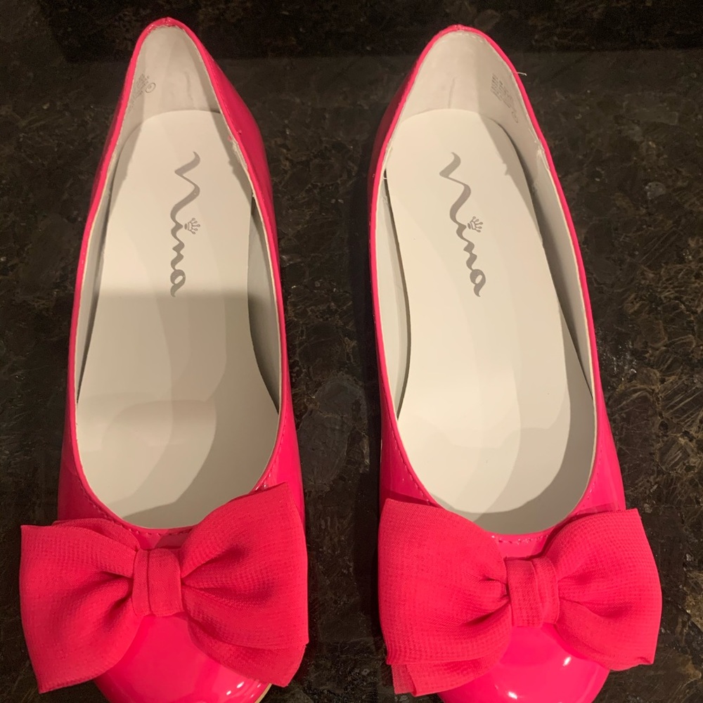 Pink patent Nina shoes for little girl.